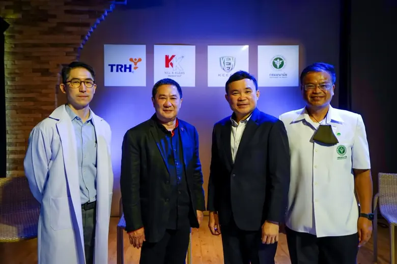 นายเกรียงไกร กาญจนะโภคิน ผู้ก่อตั้งและประ...