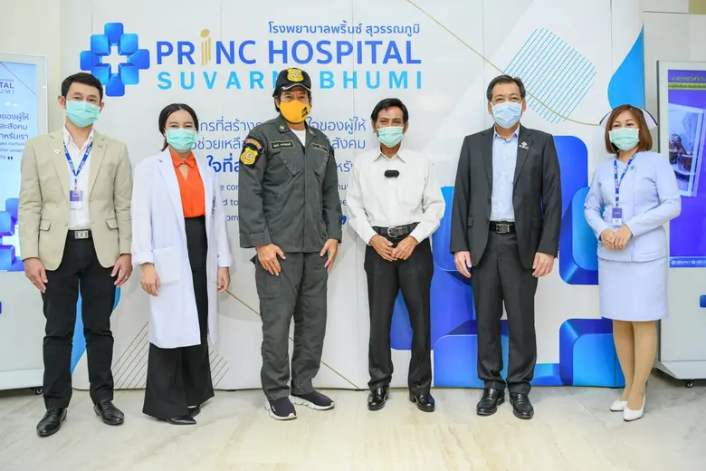 นายแพทย์ วรัญญ์ เทียนส่ง ผู้อำนวยการ โรงพ...