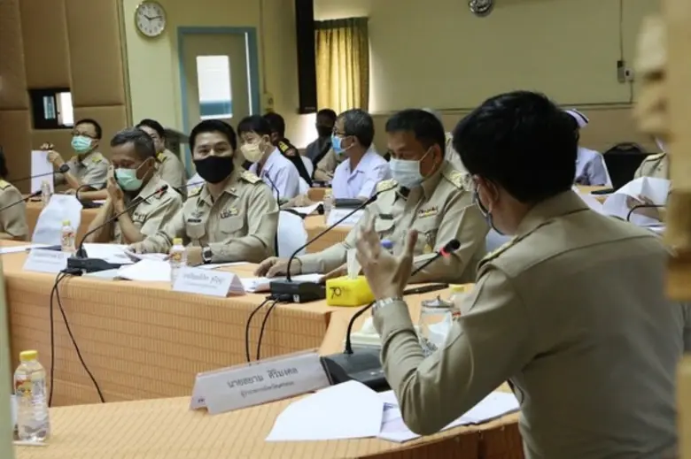 เผยผลประชุม กก.โรคติดต่อ จ.นครพนม กำชับเข้ม.! ตรวจประเมินสถานประกอบการ อนุญาติเปิดเดินรถโดยสารประจำทาง หมวด 3