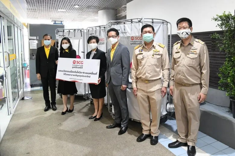 นางสาวสุวิมล จิวาลักษณ์ (ที่ 2 จากซ้าย) ก...