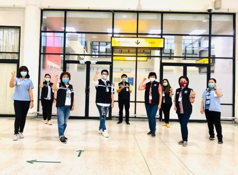 ที่ท่าอากาศยานนครพนม นายแพทย์จิณณพิภัทร ช...