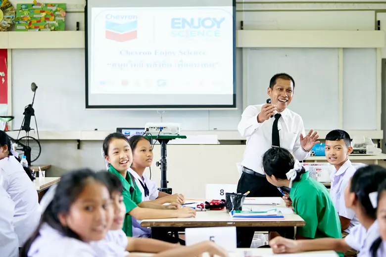 คุรุสภา จับมือ เชฟรอน เสริมแกร่งครูวิทย์-คณิต เปิดหลักสูตรออนไลน์ มุ่งสร้างห้องเรียนแห่งศตวรรษที่ 21