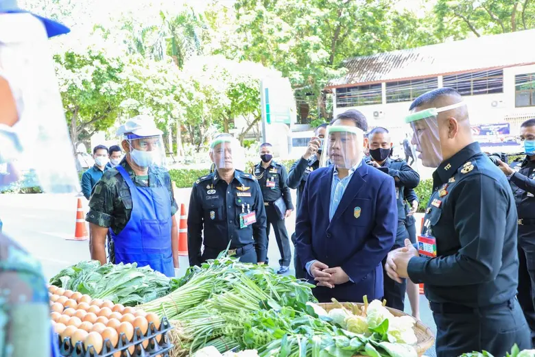 เซ็นทรัลพัฒนา ร่วมกับ กองทัพบก เปิด ”โครงการทหารพันธุ์ดี” นำผลผลิตคุณภาพดี สะอาด จากค่ายทหารมาจำหน่ายในราคาย่อมเยา บรรเทาภาระค่าใช้จ่ายให้กับประชาชน