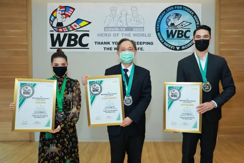 แพทย์บำรุงราษฎร์ของไทย รับรางวัลเกียรติยศ “Heroes of Humanity” ในฐานะตัวแทนนักรบชุดขาวที่ต่อสู้รับมือกับโควิด-19