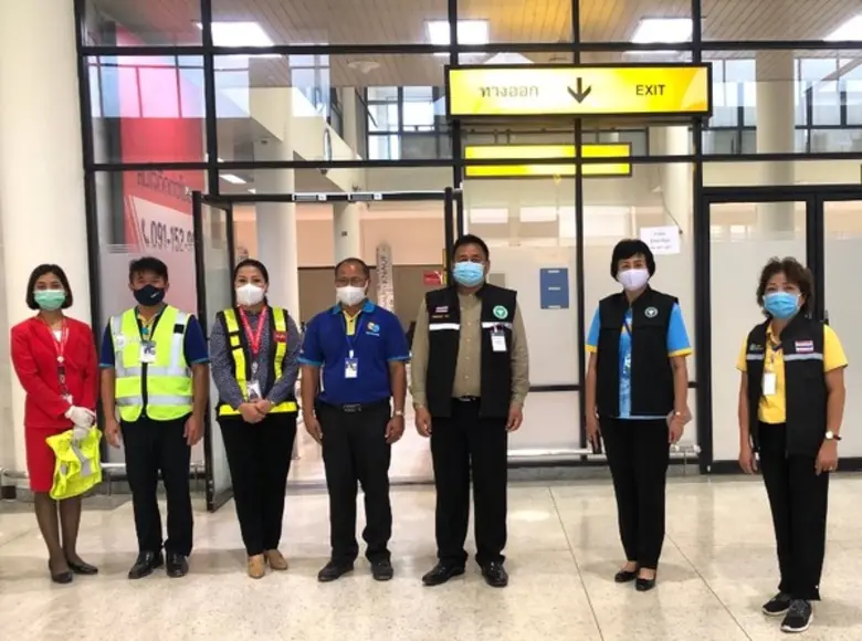 ที่ท่าอากาศยานนครพนม นายแพทย์จิณณพิภัทร ช...