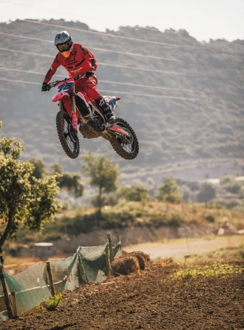 “มาร์เกซบราเธอร์” พร้อมคัมแบ็ก! กลับมาซ้อมด้วย Honda CRF450R เตรียมล่าแชมป์โลก MotoGP