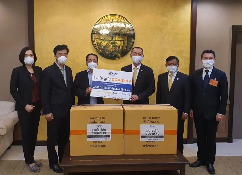 ดร.เฉลิมชัย ศรีอ่อน (ที่ 3 จากขวา) รัฐมนต...