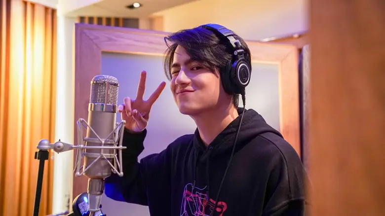 ไอซ์-พาริส และ แพรวา-ณิชาภัทร 2 ศิลปินจาก...