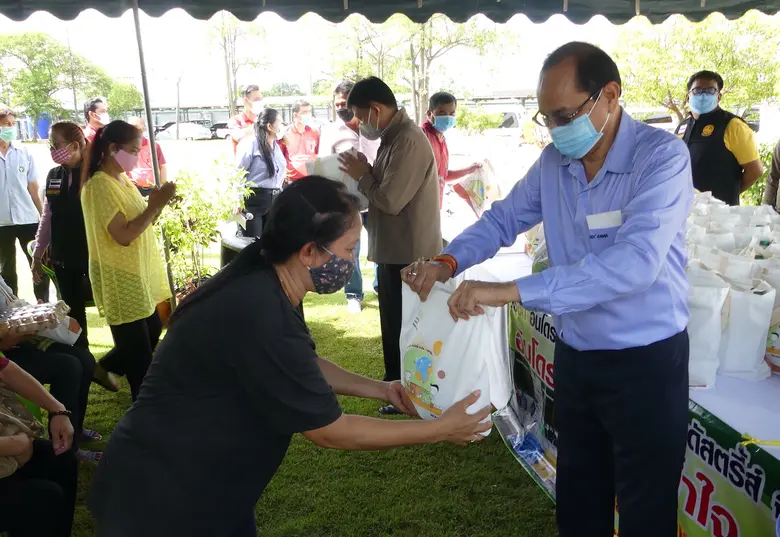 อินโดรามา เวนเจอร์ส ปันน้ำใจสู่ชุมชน จ.นครปฐม รับมือโควิด-19