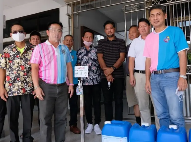 ดร.สุรวุฒิ ยัญญลักษณ์ ผู้อำนวยการโรงเรียน...