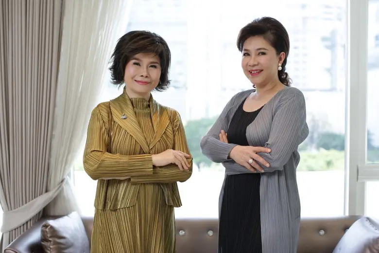 มาดามจอย-ขวัญฤทัย ดำรงค์วัฒนโภคิน และ พญ....