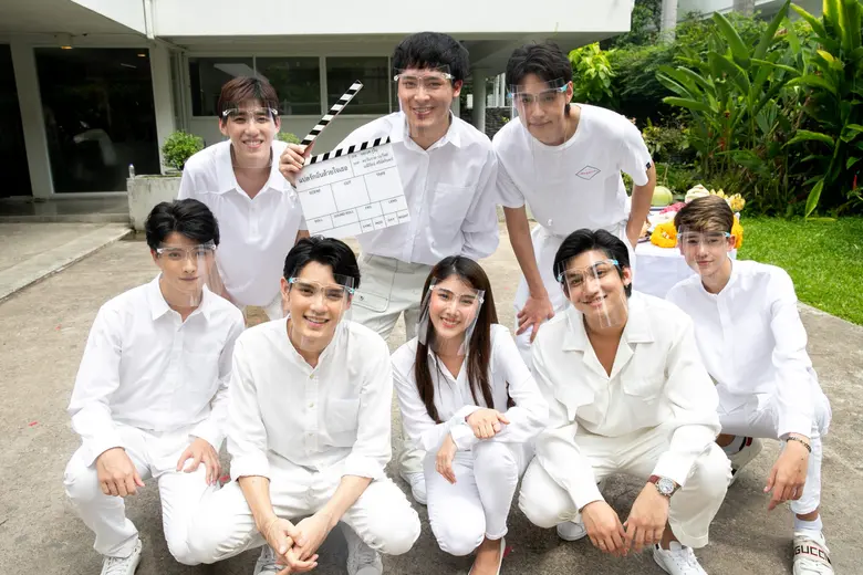 นาดาว บางกอก ร่วมกับ LINE TV จัดพิธี ไหว้เปิดกล้อง LINE TV Original Series “แปลรักฉันด้วยใจเธอ”