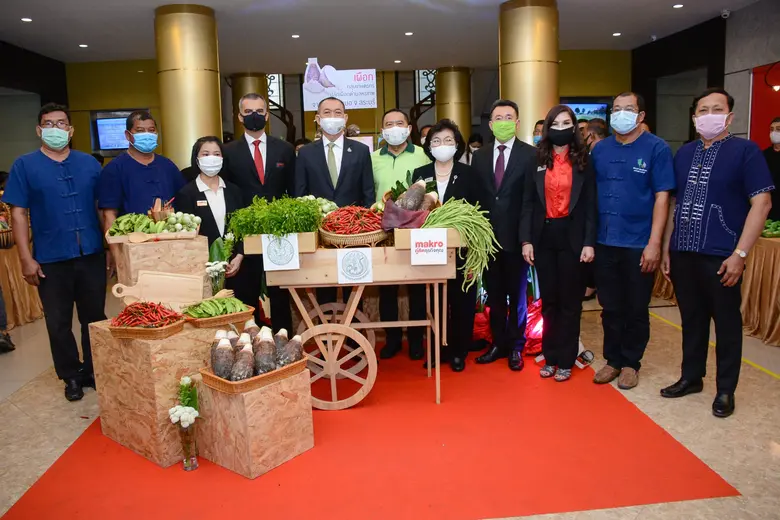 นายเฉลิมชัย ศรีอ่อน รัฐมนตรีว่าการกระทรวง...