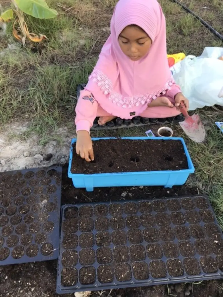 กิจกรรม “ปิดเทอมสร้างสรรค์” เด็กเมืองปัตตานี อยู่บ้านเรียนรู้  “ปลูกผักสวนครัว” สู้ภัย “โควิด-19”