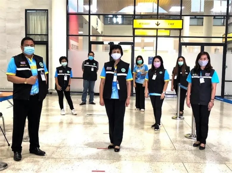 ที่ท่าอากาศยานนครพนม นายแพทย์จิณณพิภัทร ช...