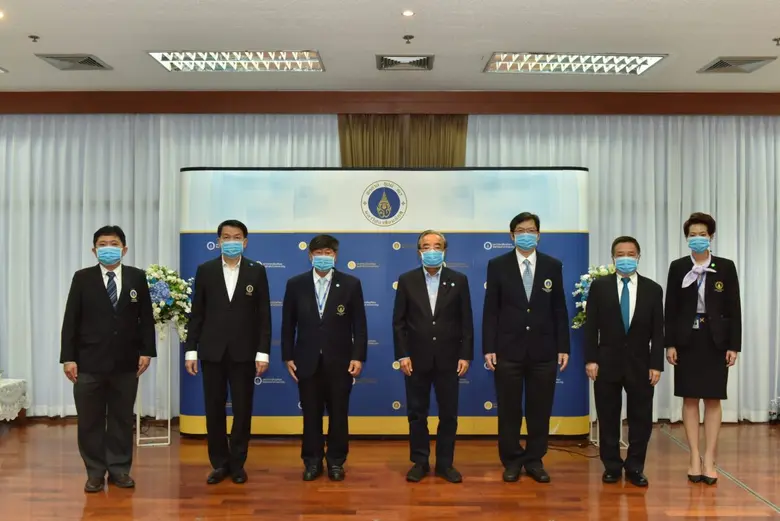 ศาสตราจารย์ นายแพทย์บรรจง มไหสวริยะ รักษา...