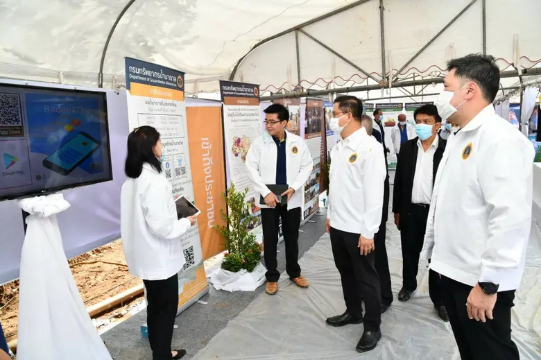 "บิ๊กป้อม" นำทัพแก้ปัญหาน้ำ จ.เลย เปิดบ่อบาดาลเพื่อเกษตรแปลงใหญ่