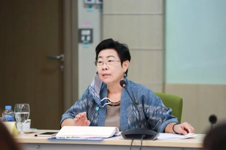 นางสาวอัจฉรินทร์ พัฒนพันธ์ชัย ปลัดกระทรวง...