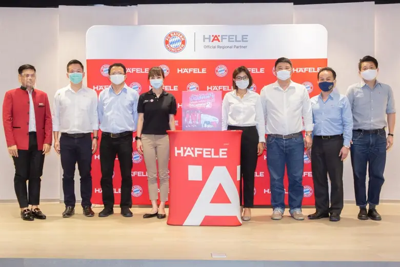 นางสาวจีรวรรณ อำไพวรรณ ผู้จัดการฝ่ายการตล...