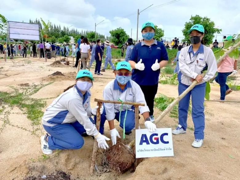 คณะทำงานชุมชนสัมพันธ์พร้อมด้วยพนักงานบริษ...