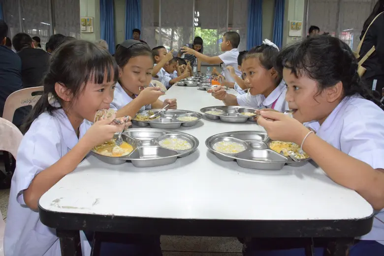 ส่งเสริมการเรียนรู้ - เพิ่มโอกาสทางการศึกษาให้นักเรียนสังกัด กทม. อย่างเท่าเทียม