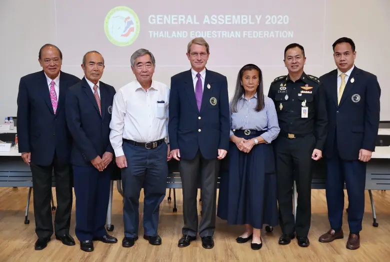 มร.ฮาราลด์ ลิงค์ ประธาน บี.กริม ได้รับเลื...