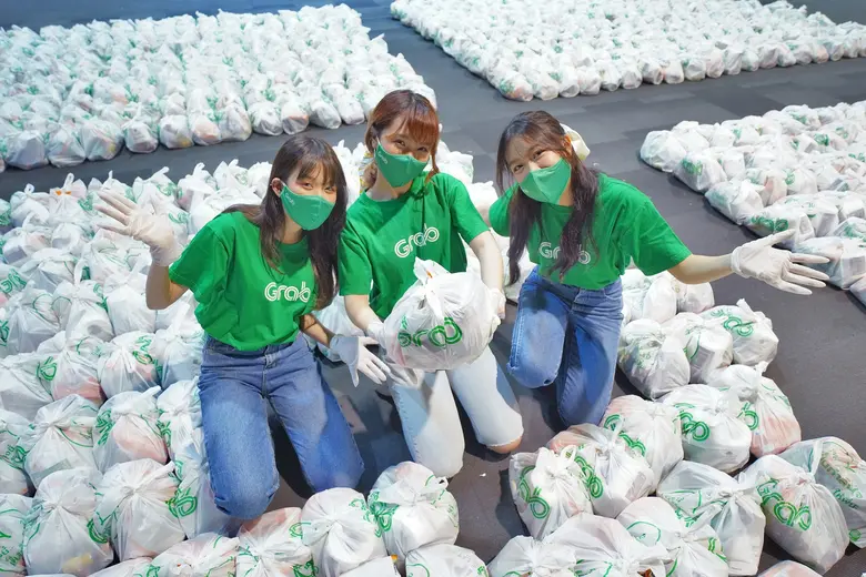 แกร็บ ส่งต่อความห่วงใยช่วยเหลือพาร์ทเนอร์คนขับ ผนึกพันธมิตรแจก “ถุงนี้…เป็นกำลังใจให้พี่นะ” รวมกว่า 8 ล้านบาท