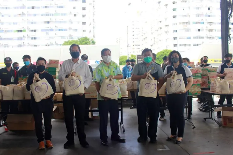 บางกอกแลนด์ นำโดย คุณภิญโญ ทองเจือ (ที่ 2...