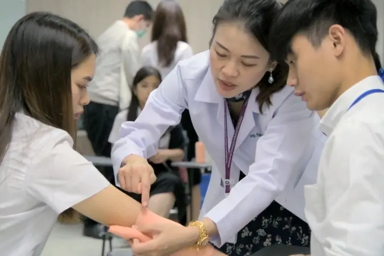 CMMU-แพทย์รามาฯ เตรียมเปิดสอน “แพทย์นักบร...
