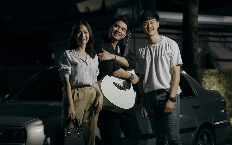 แม้ช่วงนี้จะอินเลิฟแต่ก็ยังคงส่งเพลงเศร้า...