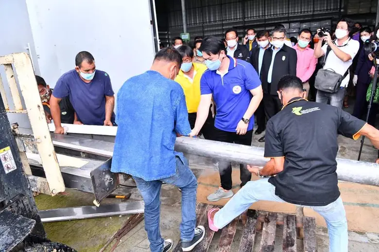 รมช.มนัญญาลงพื้นที่จังหวัดจันทบุรีเดินหน้าหนุนสหกรณ์แปรรูปยางพาราเพิ่มมูลค่า