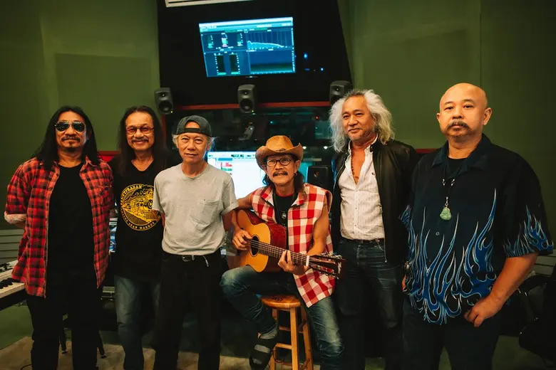 กับความเป็นไปในโลกใบนี้ ที่ดูจะเต็มไปด้วย...