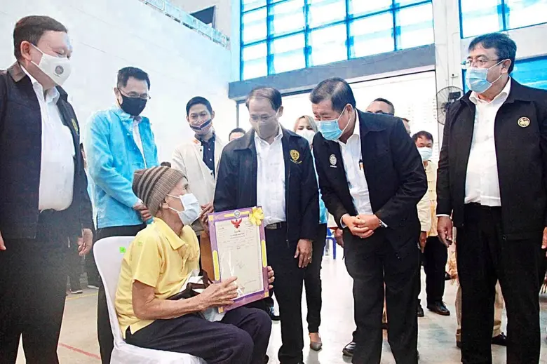 กรมที่ดินเร่งออกโฉนดที่ดินให้ประชาชนในพื้นที่ "ปิงห่าง" ตำบลอุโมงค์ อำภอเมืองลำพูน จังหวัดลำพูน ช่วยคลายทุกข์ประชาชน