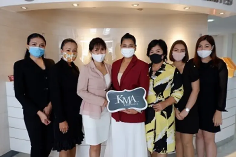 สุวภา ศิริวรรณ หัวหน้าหน่วยอบรมการแต่งหน้...