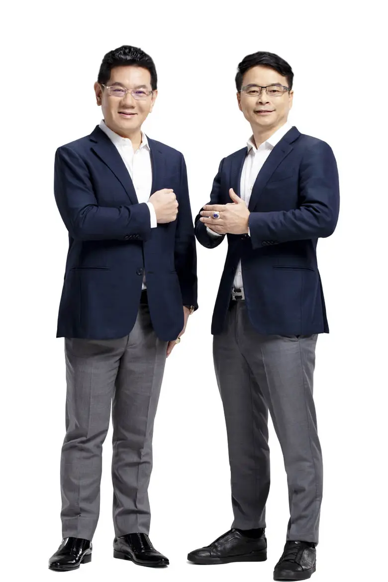 นายแพทย์สิทธวีร์ เกียรติชวนันต์ ประธานกรร...