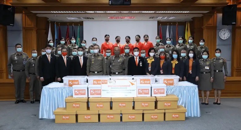 ธอส. ส่งมอบสายคล้องหน้ากากอนามัยให้แก่ โร...