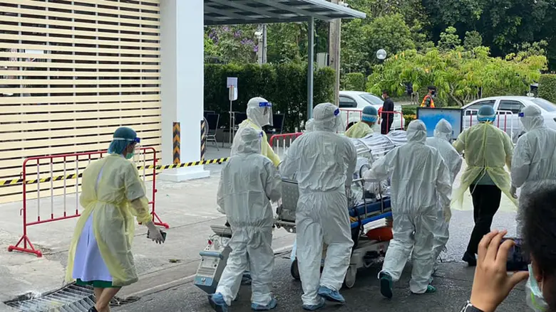 สจล. โชว์ผลงาน “ดีไซน์ดิสรัปชัน” ลดเสี่ยงโควิด-19 ในพื้นที่ชุมชน – ห้องเรียน – โรงพยาบาล พร้อมรับมือคลายล็อกดาวน์เฟส 5