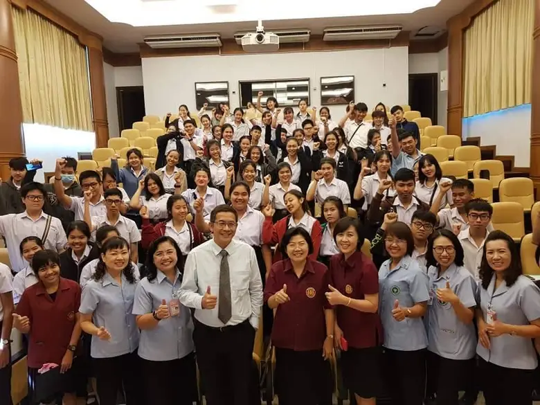 หลาย ๆ คนมักจะเข้าใจว่าแพทย์รักษาโรคผิวหนัง โดยส่วน...