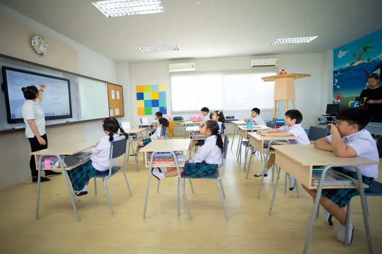 สาธิตกรุงเทพธนฯ สร้าง “Smart Classroom”  เพิ่มขีดจำกัดให้ห้องเรียนยุคใหม่ด้วยเทคโนโล