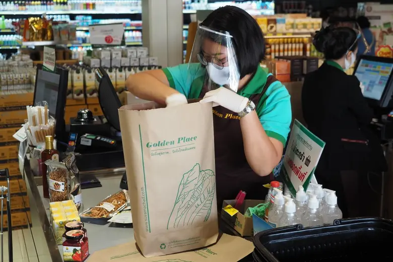 เอสซีจี แพคเกจจิ้ง ร่วมกับ โกลเด้น เพลซ ส่งเสริมระบบเศรษฐกิจหมุนเวียน เลือกใช้ถุงกระดาษรีไซเคิล และจัดกิจกรรมในวันสิ่งแวดล้อมโลก