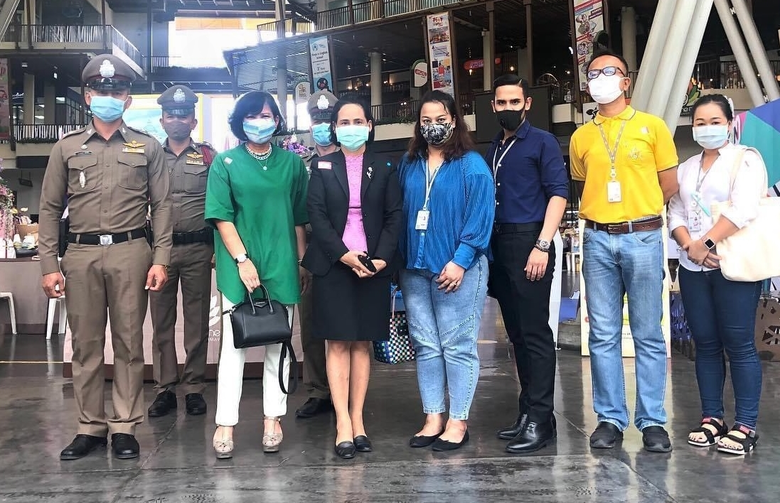 นางสาวสุกัญญา สิเด็น ผู้อำนวยการฝ่ายการตล...