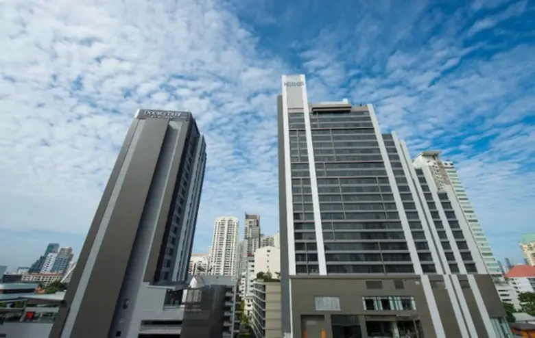 เรามีความยินดีที่จะประกาศว่าโรงแรมฮิลตัน ...