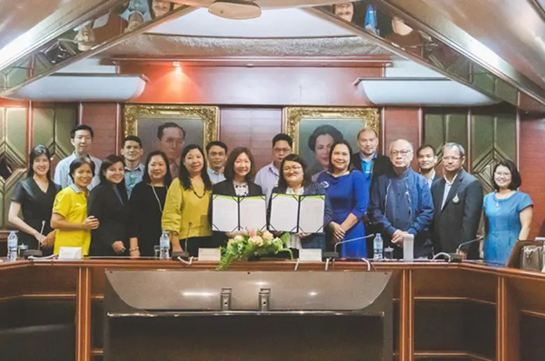 คุณมรกต กุลธรรมโยธิน กรรมการผู้จัดการ บริ...