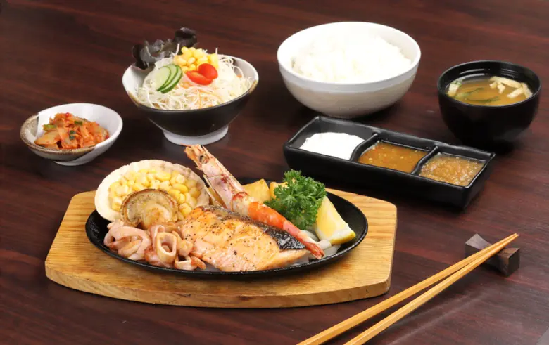 “สึโบฮาจิ” ร้านอาหารญี่ปุ่นต้นตำรับจากฮอก...