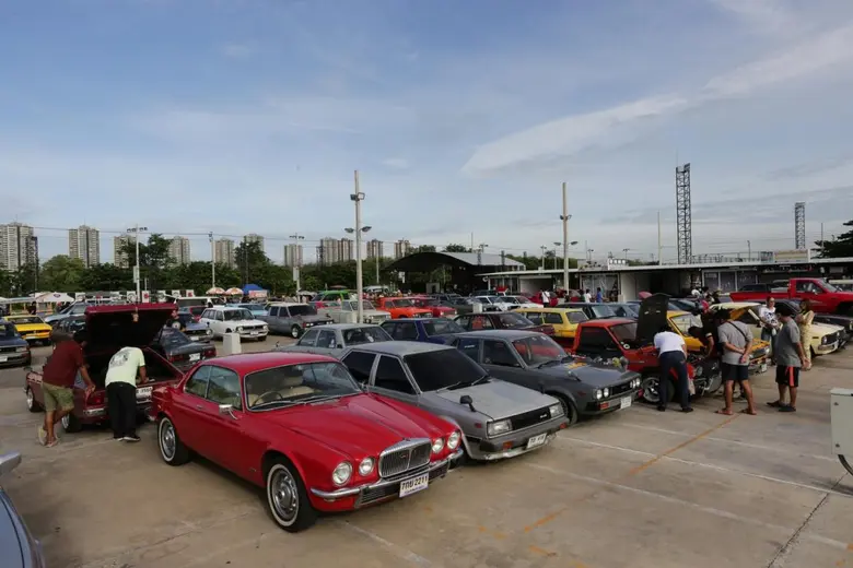 เรโทรคาร์ ร่วมกับ ตลาดนัดมะลิ เลียบด่วนเม...