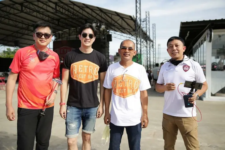 กลุ่ม Retro Car ร่วมกับ ตลาดนัดมะลิ เลียบด่วนเมืองทอง จัดงาน RETRO REST DAY