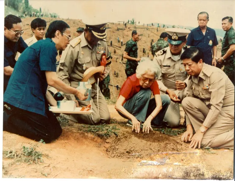 แม้ว่า สมเด็จพระศรีนครินทราบรมราชชนนี หรื...