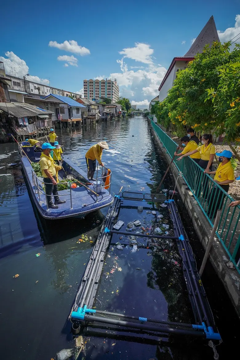 ก.อุตฯ ผนึก เอสซีจี และกทม. ทำโครงการจิตอาสาฯ แก้ปัญหาน้ำเสียด้วยนวัตกรรมชุดบำบัดน้ำเสียชุมชนและทุ่นกักขยะ นำร่องครั้งแรกที่คลองเปรมประชากร
