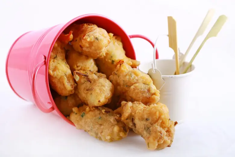 นั่งชิคๆ ชมวิวดาดฟ้า จิบค็อกเทล ลิ้มรสอาหาร ณ ครู แชมเปญ บาร์ แอท เรดสกาย