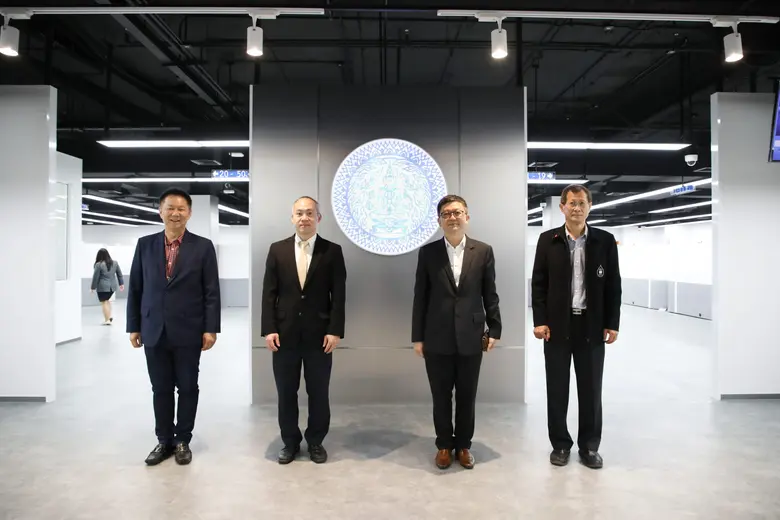 นายสมพล ตรีภพนารถ กรรมการผู้จัดการธุรกิจศ...